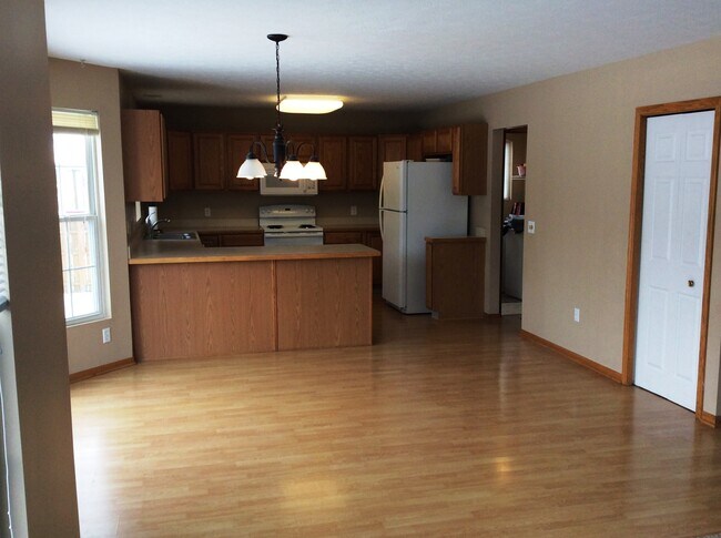 Building Photo - 1288 Waterbury Dr