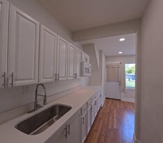 Building Photo - 4317 River Rd NW