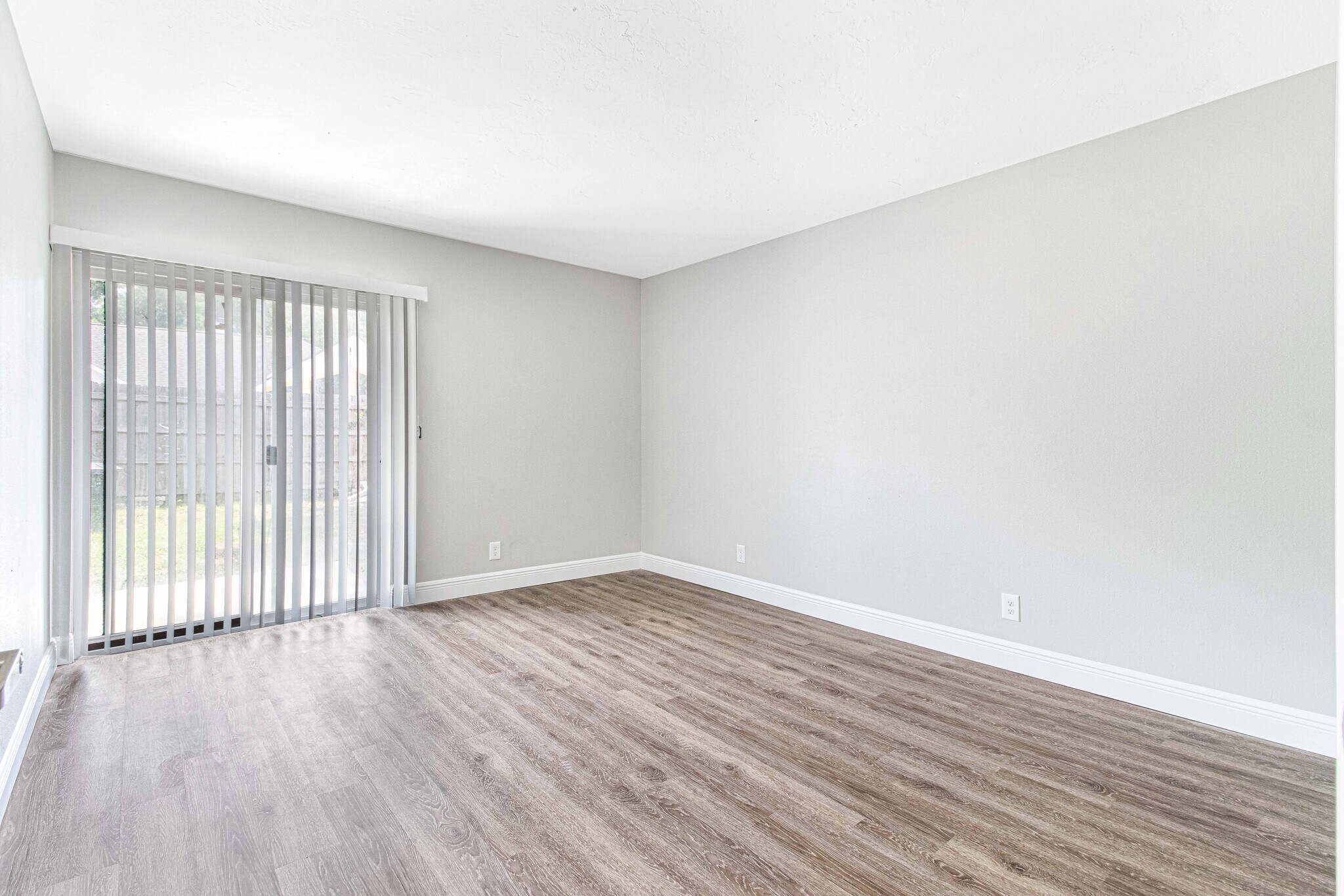 Building Photo - 4111 SE 22nd Ave