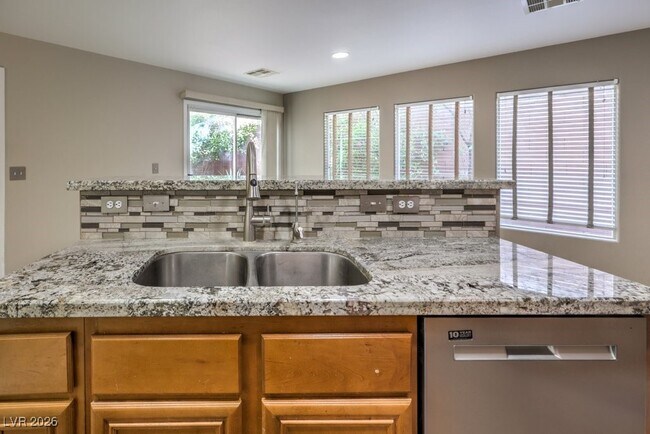 Building Photo - 7987 Delft Blue St