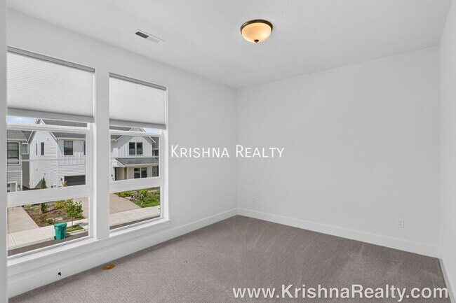 Building Photo - 7802 NW 156th Ter