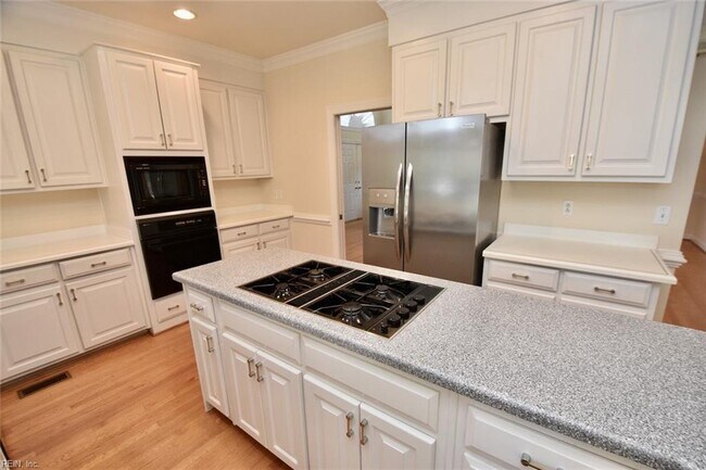 Building Photo - 1514 Bordeaux Pl