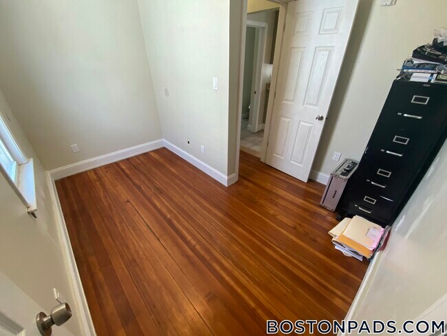 Building Photo - 74 Wyeth St