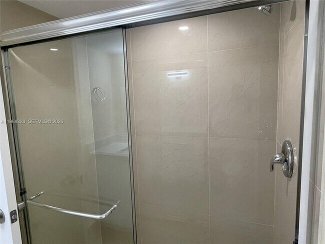 Building Photo - 16851 NE 23rd Ave