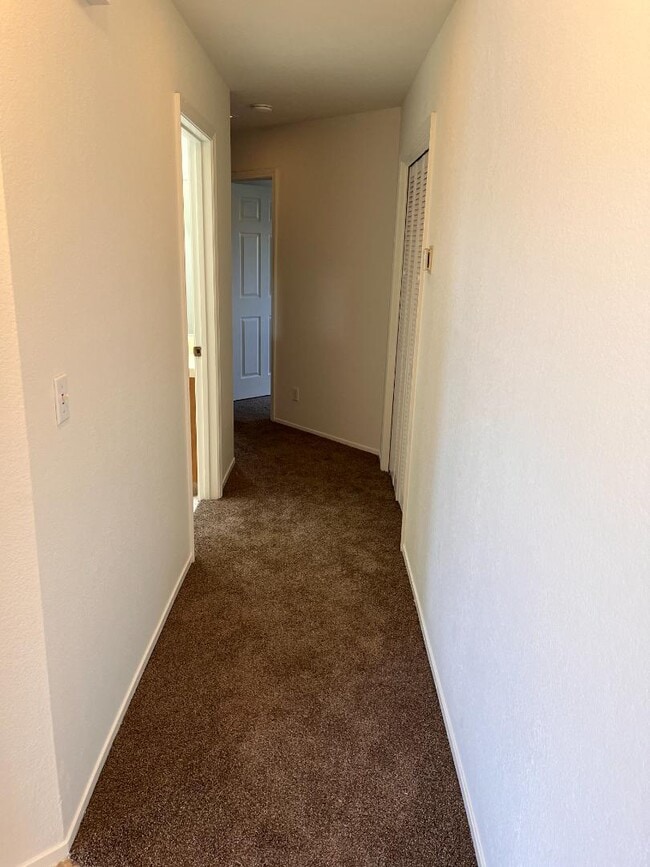 Building Photo - 1010 Nez Perce Dr