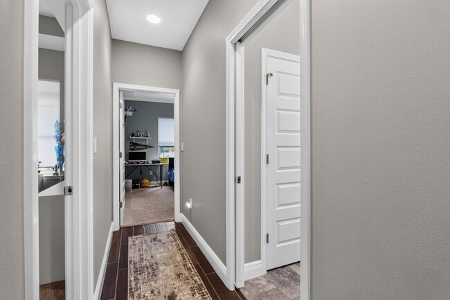 Building Photo - 5522 Frontier Dr