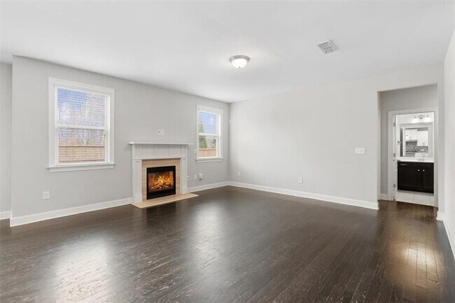 Building Photo - 204 Cardinal ln