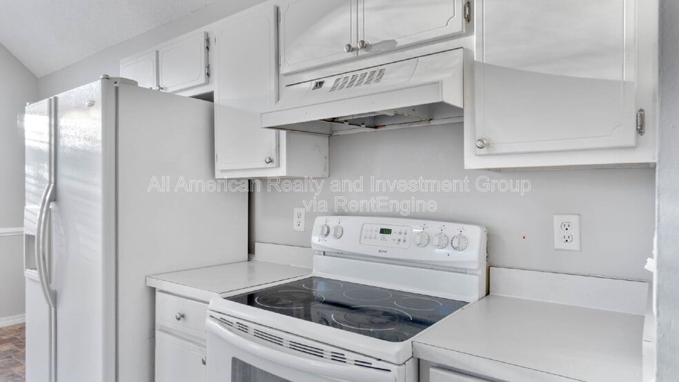 Building Photo - 330 Brookwood Blvd