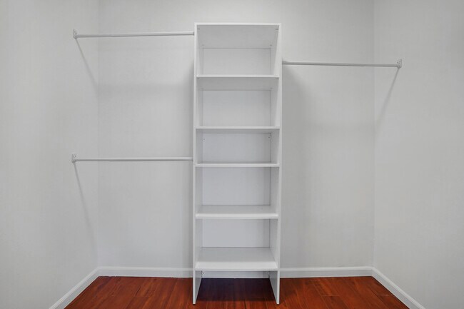 Building Photo - 6513 Via Regina