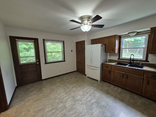 Building Photo - 21225 Mary Lynn Dr