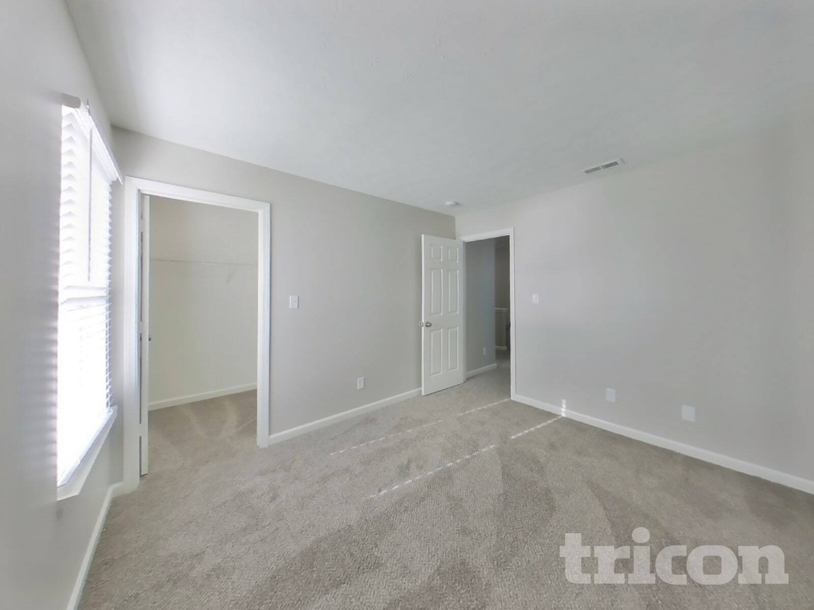 Building Photo - 1233 River Ridge Dr