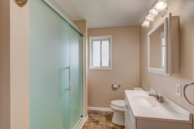 Building Photo - 3 Bed 2 Bath Country living (Landscaping I...