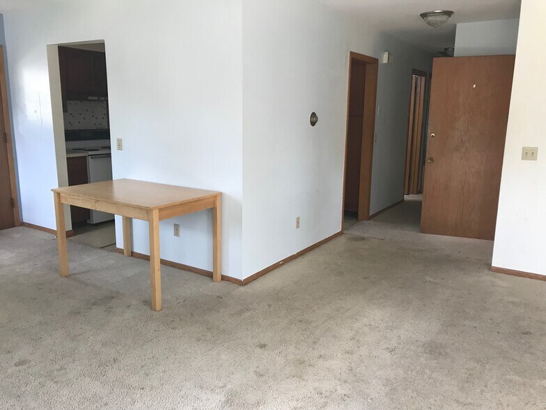 Building Photo - 413 S Charter St