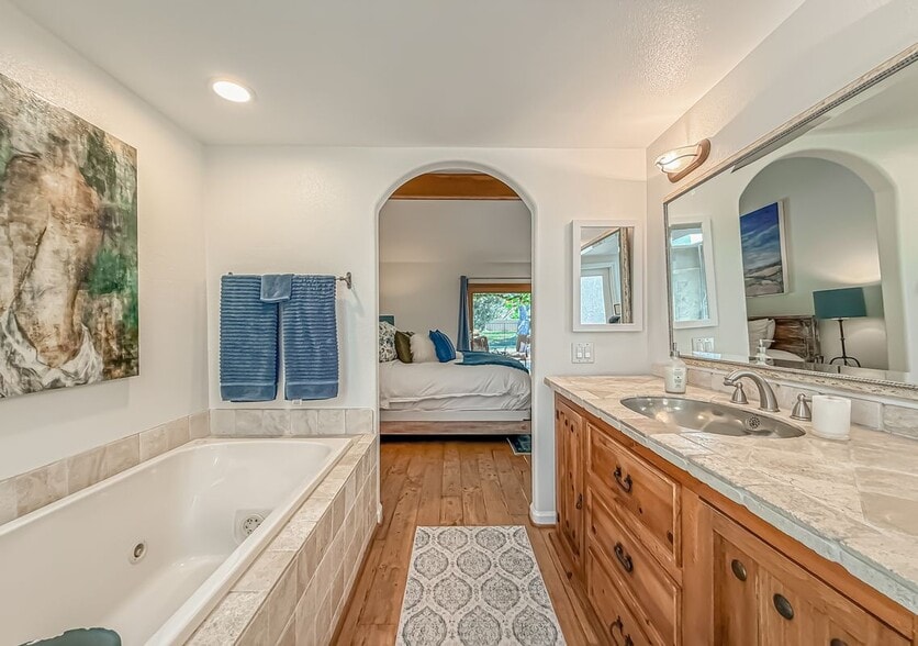 Building Photo - 2350 Leeward Cir