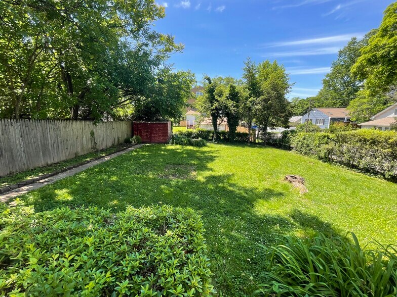 Building Photo - 544 Oritani Pl