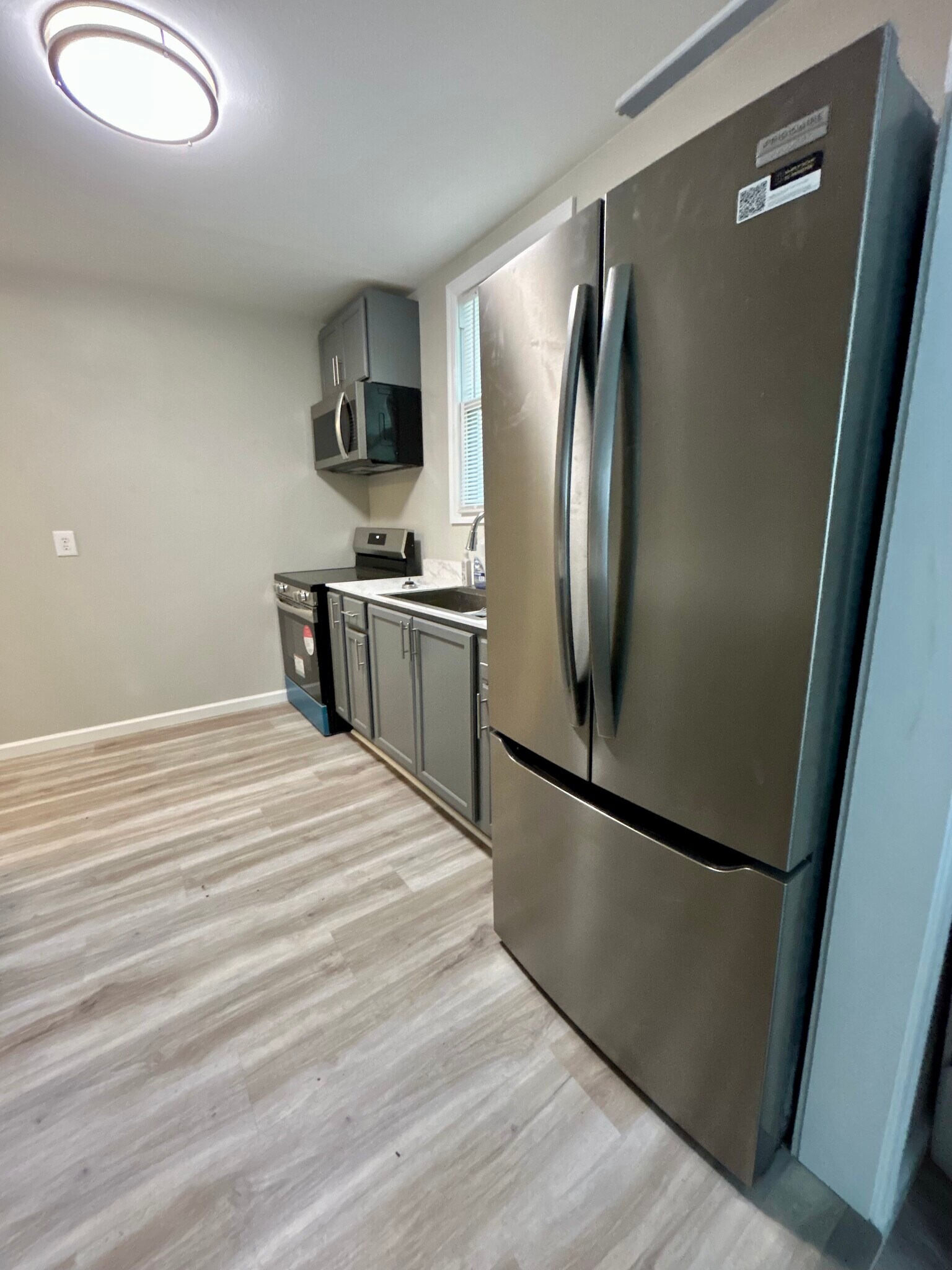 Kitchen - 1003 W 46th St