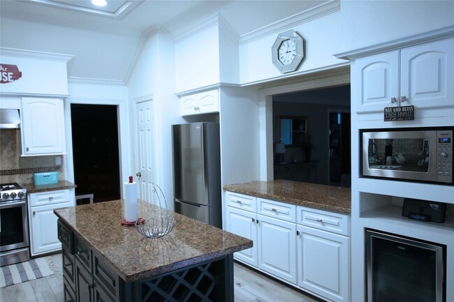 Building Photo - 23210 Gatecreek