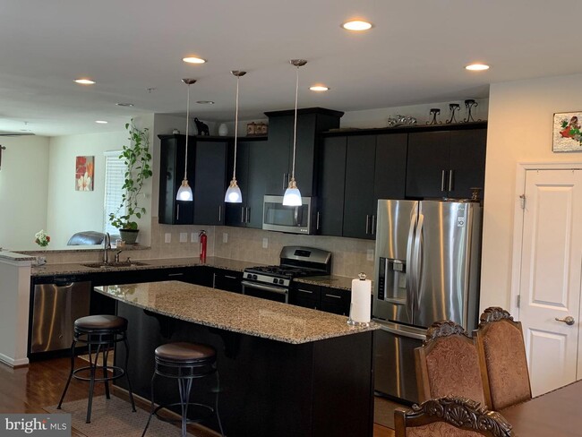 Building Photo - 9448 Ballard Green Dr