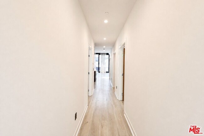 Building Photo - 2230 Glendale Blvd