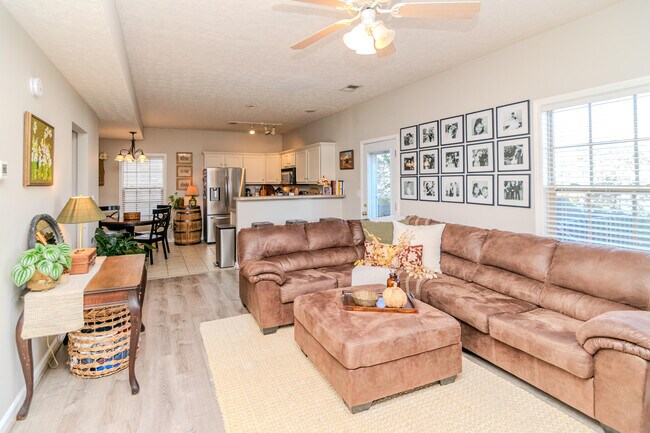 Building Photo - 3041 Sewanee Ln