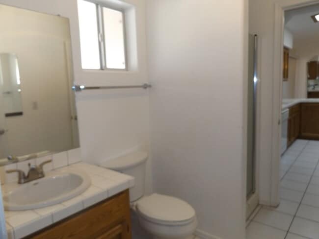 Building Photo - 3 Bedroom - 2 Bath Pool Home