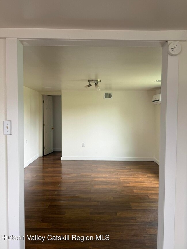 Building Photo - 48 Plattekill Dr