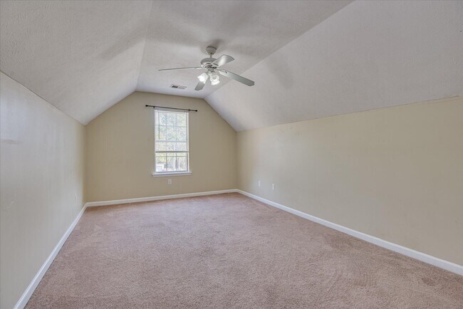 Building Photo - 2102 Howard Mill Rd