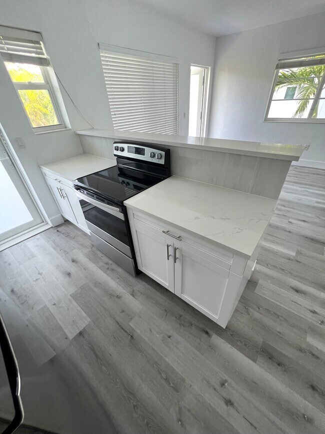 Building Photo - 535 73rd St