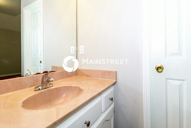 Building Photo - 3 Bedroom Pet-Friendly Home in Memphis, TN with Main Street Renewal