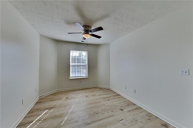 Building Photo - 137 St Ann Cir