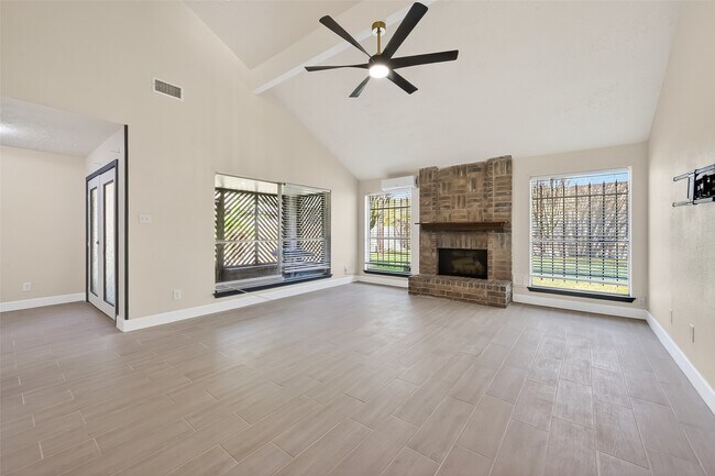 Building Photo - 7534 8 Willows Rd