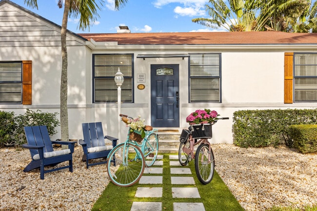 Building Photo - 3201 Poinsettia Ave