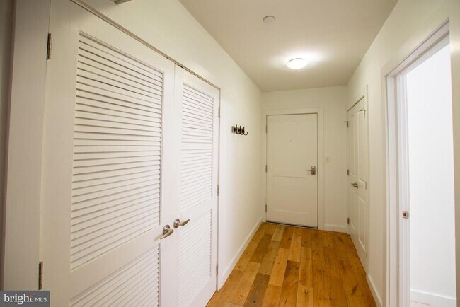 Building Photo - 224 Church St