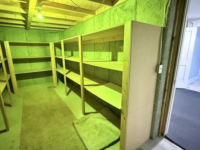 Building Photo - 1729 Colchester Ct