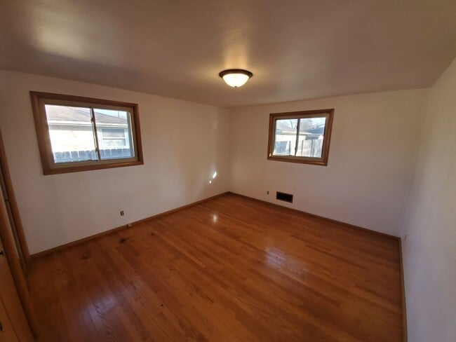 Building Photo - 3 bedroom Northside ranch