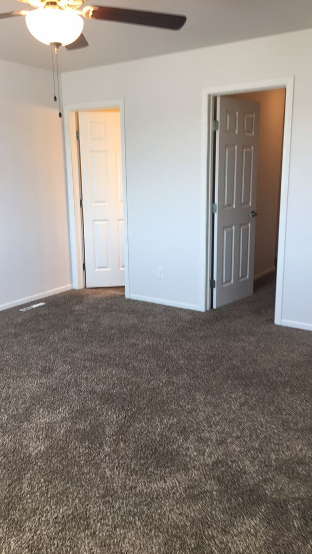 Building Photo - 3 Bed 3 Bath Twin Home