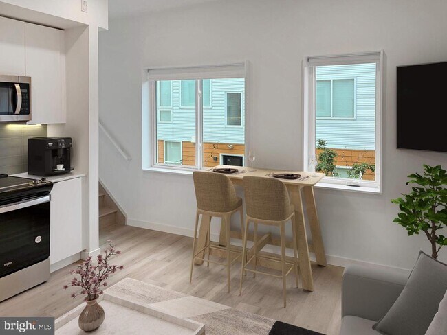 Building Photo - 2717 N Howard St