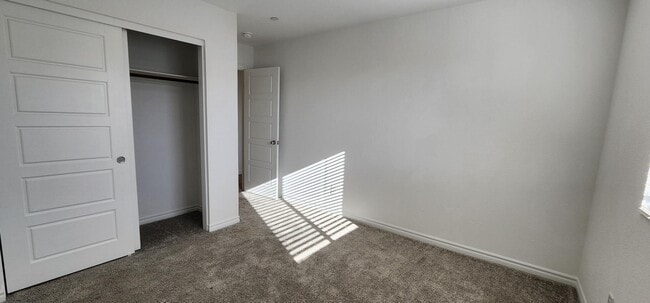 Building Photo - 6139 Rathbone St
