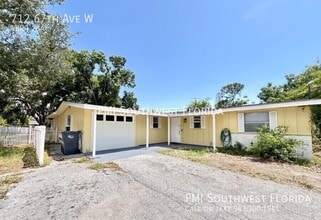 Building Photo - 712 67th Ave W