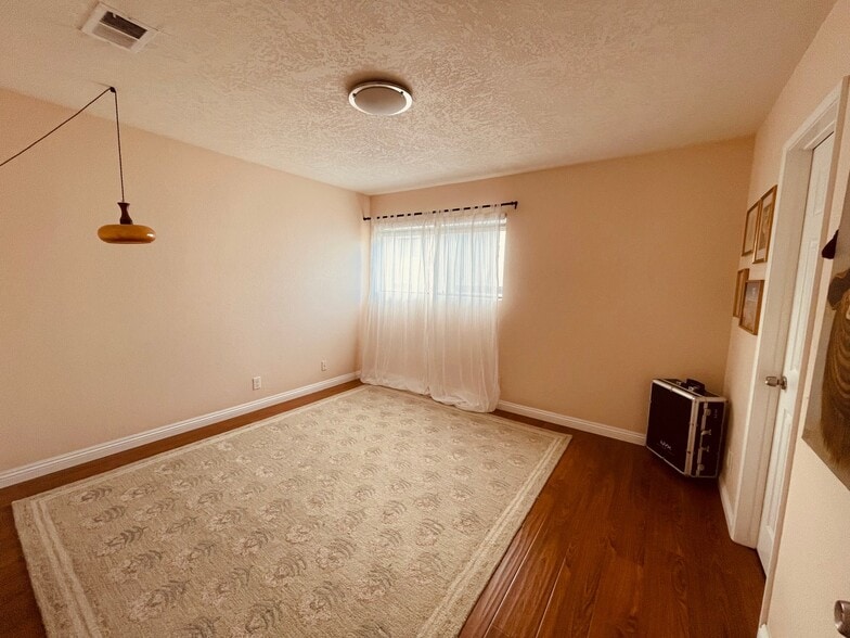 Building Photo - 1617 Morgan Ln