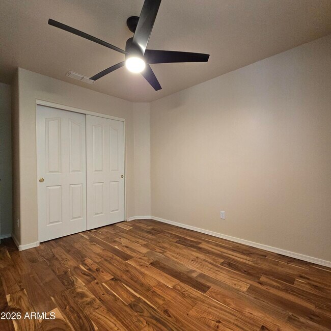Building Photo - 1125 E Montoya Ln