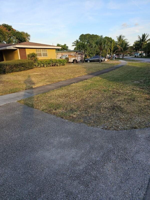 Building Photo - 664 W Melrose Cir