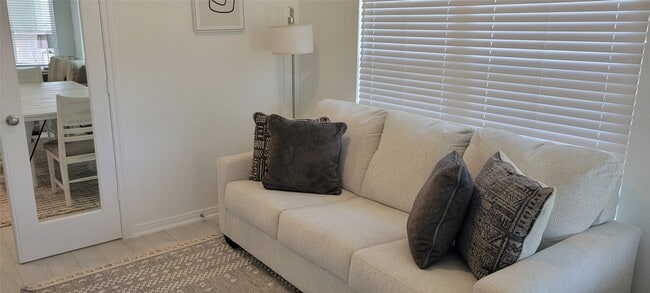 Building Photo - 347 E Coralburst Lp