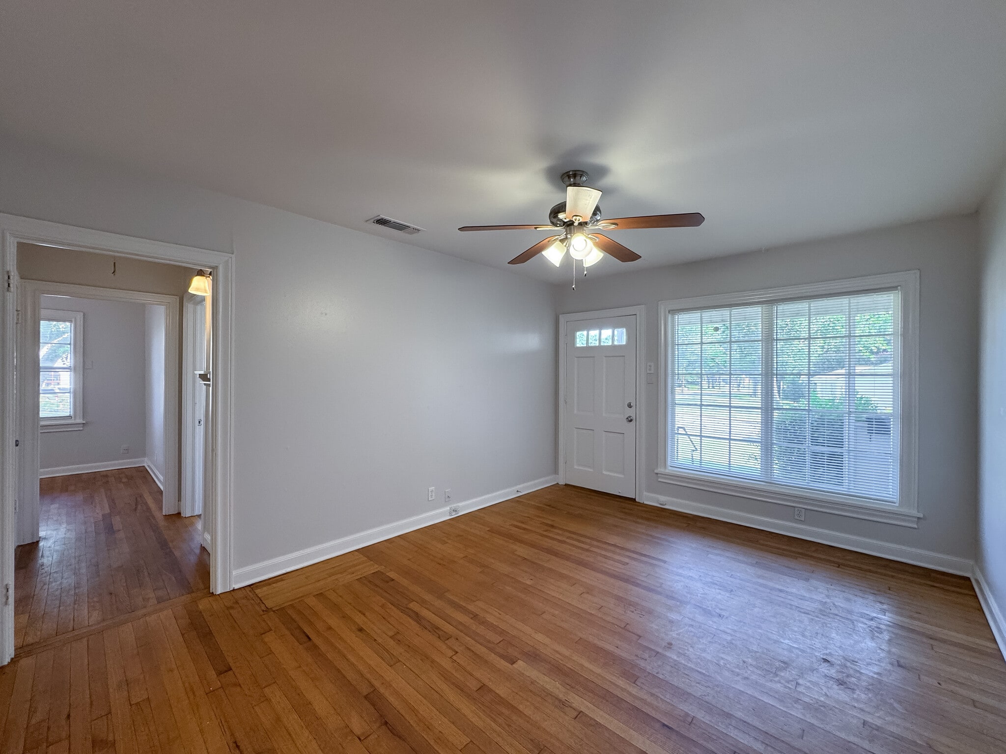 Living Room - 401 E 6th St