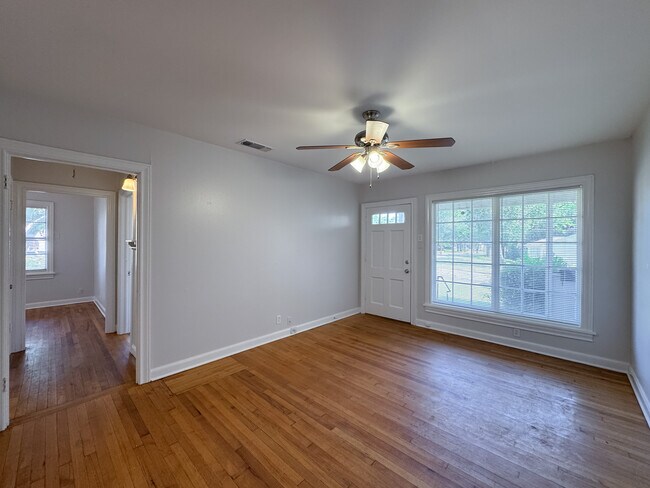 Living Room - 401 E 6th St