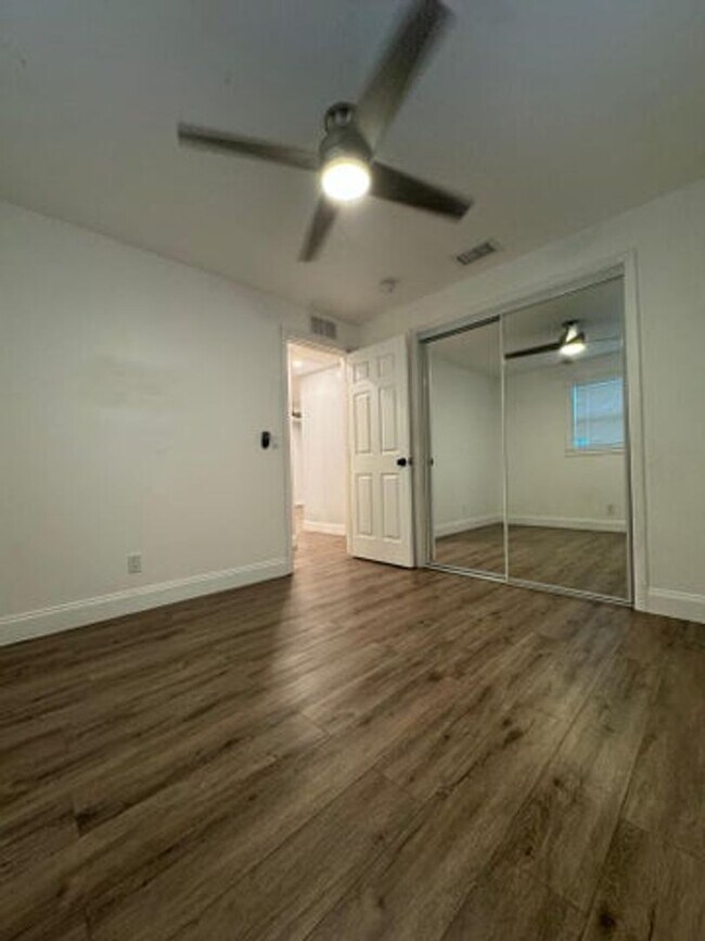 Building Photo - 9422-9424 SW 51st St