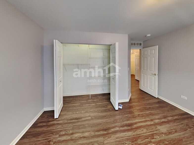 Building Photo - 148 Enclave C