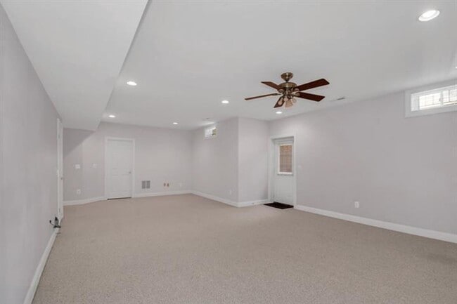 Building Photo - 9540 Parsonage Ln