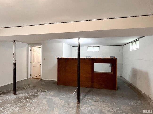 Building Photo - 2519 E 7th St