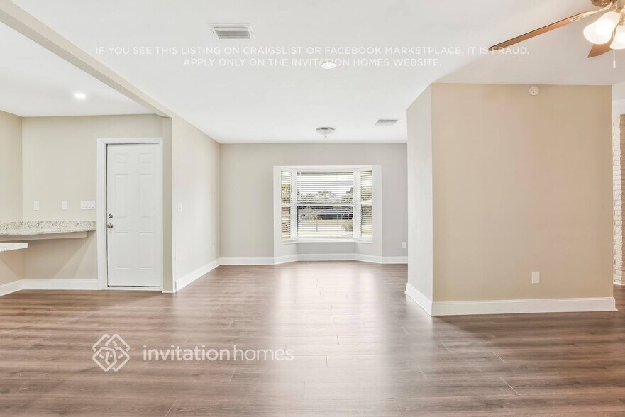 Building Photo - 1088 E Page Dr